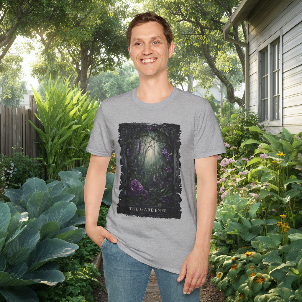 Moody Floral Gothic Gardener Tarot Card T-Shirt