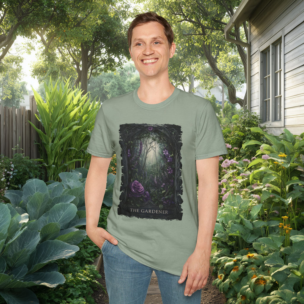 Moody Floral Gothic Gardener Tarot Card T-Shirt
