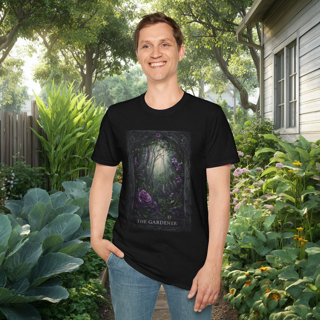 Moody Floral Gothic Gardener Tarot Card T-Shirt